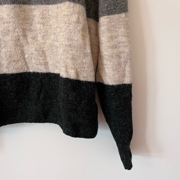 Multi-Coloured Knit Sweater - Picture 2 of 3